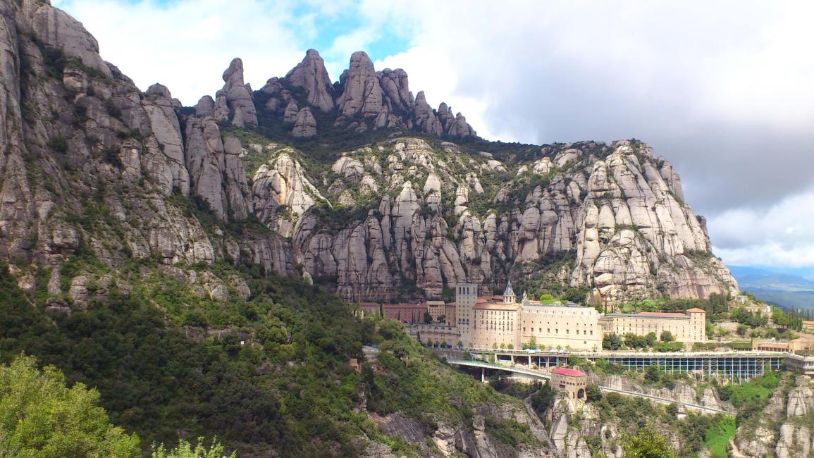 Montserrat Half-Day Tour & Cogwheel Train Ride | Barcelona 4