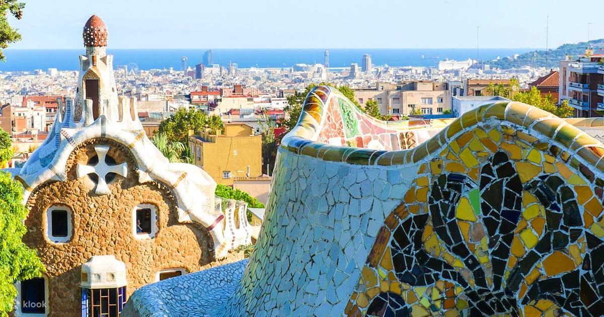 Sagrada Familia & Park Güell One-day City Highlights & Guided Tour 4