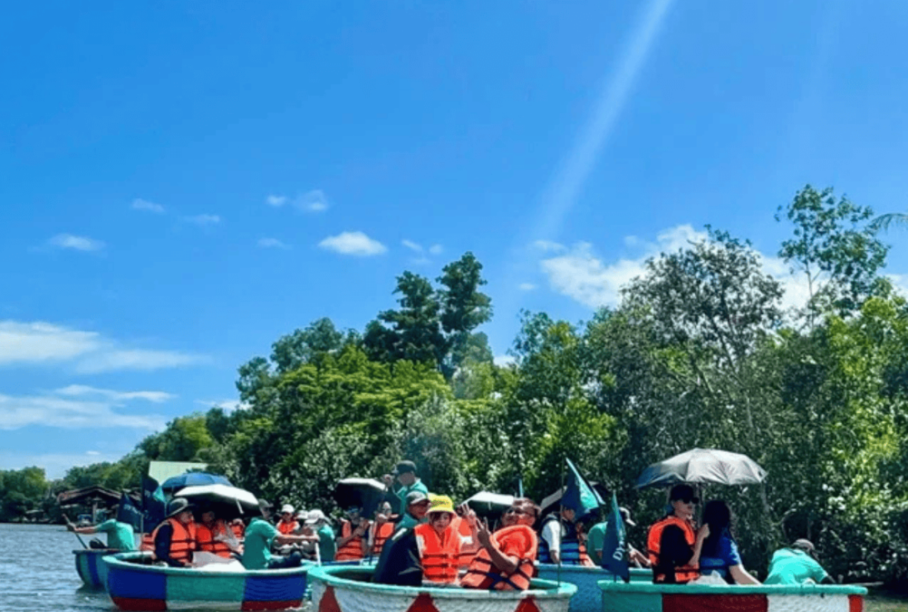 Full Day Phu Quoc Island Tour by Army Jeep