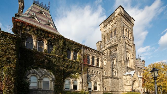 Toronto, Canada Film and Television Tour [University of Toronto/Toronto City Hall/Casa Loma/Cherry Street Bridge]