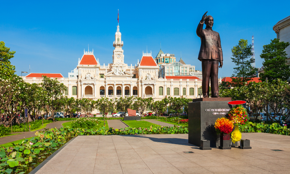 Enjoy The True Saigon Vibe With Local - Lucy (Chinese Guide) 5