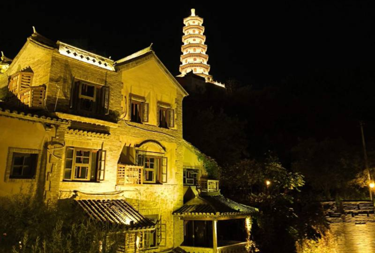 Gubei Water Town Day Trip with Optional Simatai Great Wall Night Tour and Lunch 4