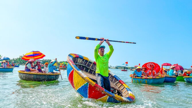 Coconut Forest Tour by Bicycle and Basket Boat in Hoi An 4