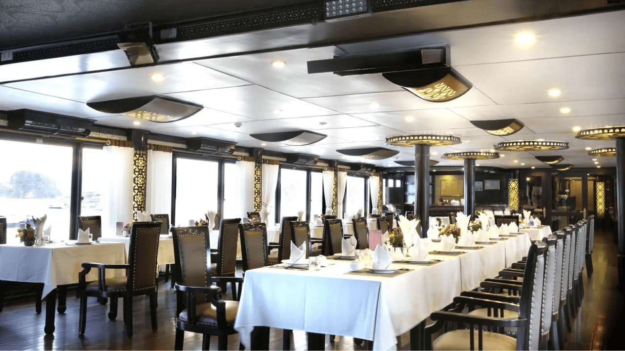 restaurant with 360 view