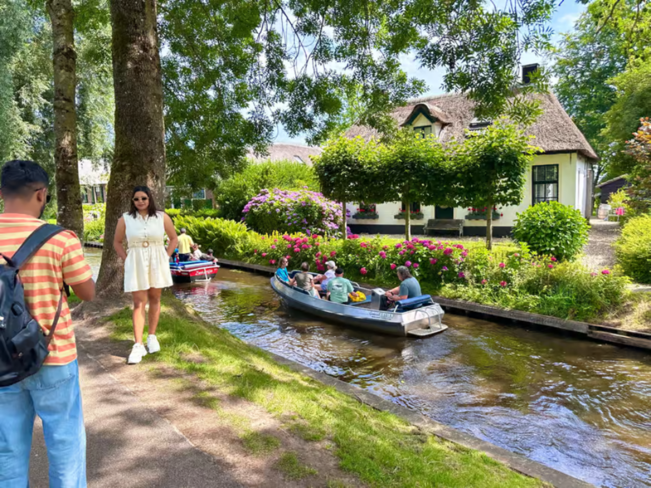 From Amsterdam: Giethoorn Day Trip with Canal & Village Tour 2