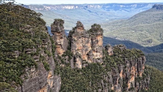 Blue Mountains and Sydney Zoo Day Tour Including Free Koala Photo and Kangaroo Feeding in English or Mandarin | Sydney 4
