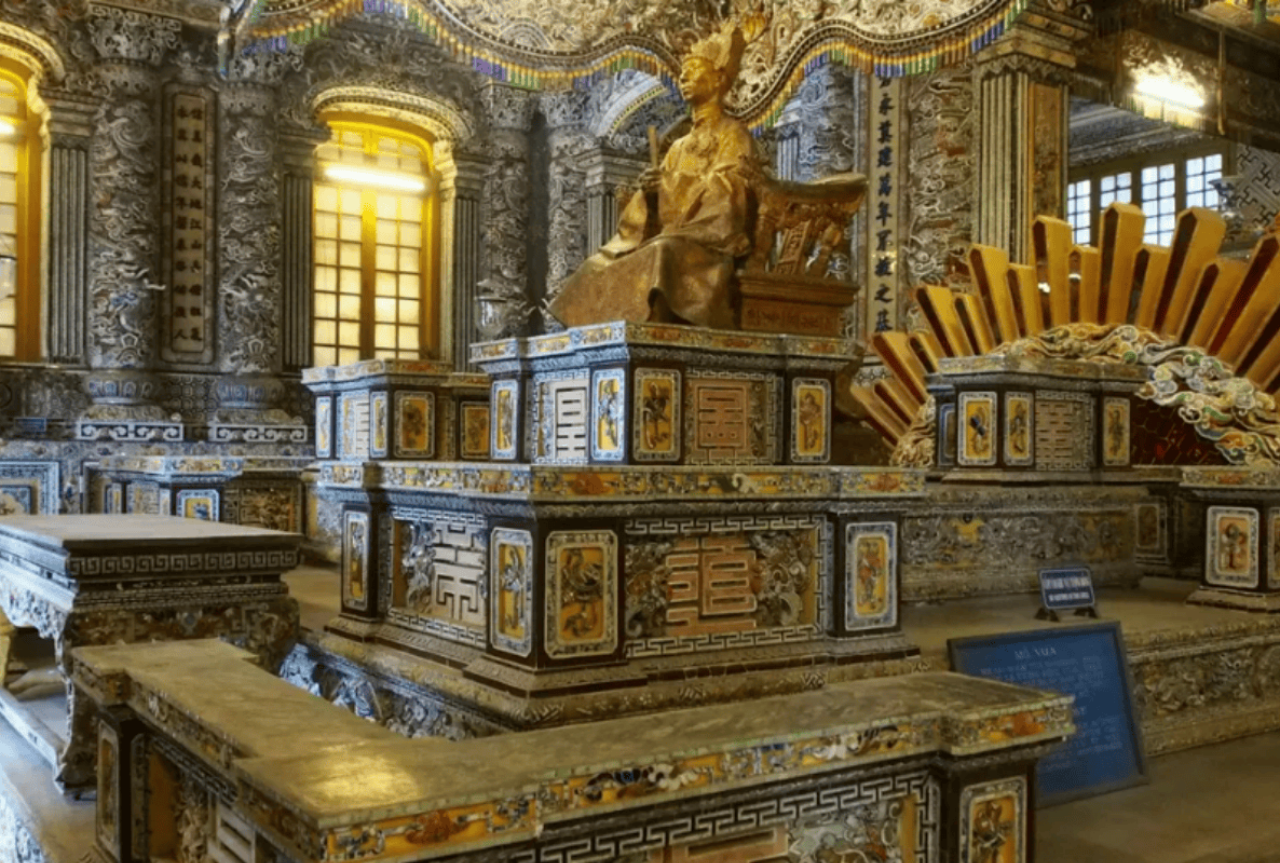 会安出发顺化与浪坤湾一日游