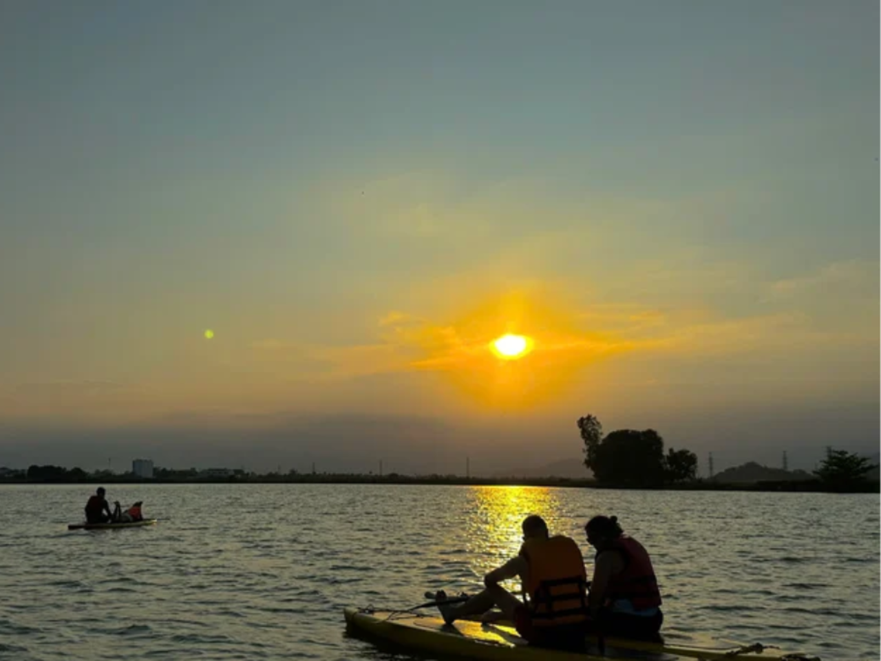 Sunset Stand Up Paddle Boarding in Nha Trang 2