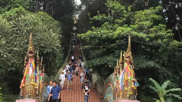 Private Chiang Dao Cave Temple and Karen Long Neck village Day Tour - English/Mandarin 3