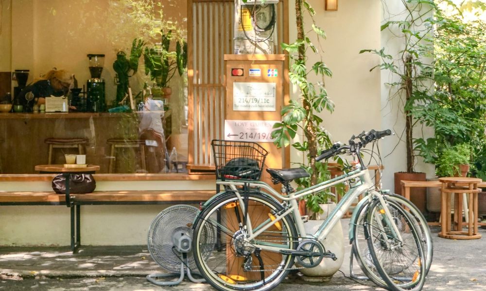 Ride Through Ho Chi Minh City with Locals – English Private Tour with Nga 2