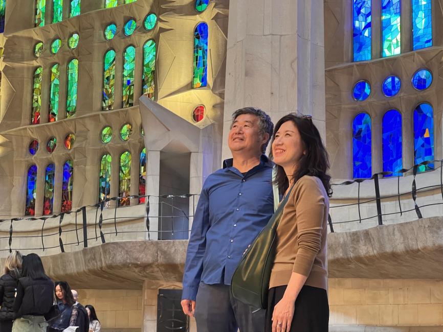 Barcelona Day Tour: Park Güell & Sagrada Familia with Asian Language-Speaking Guide | Spain 2