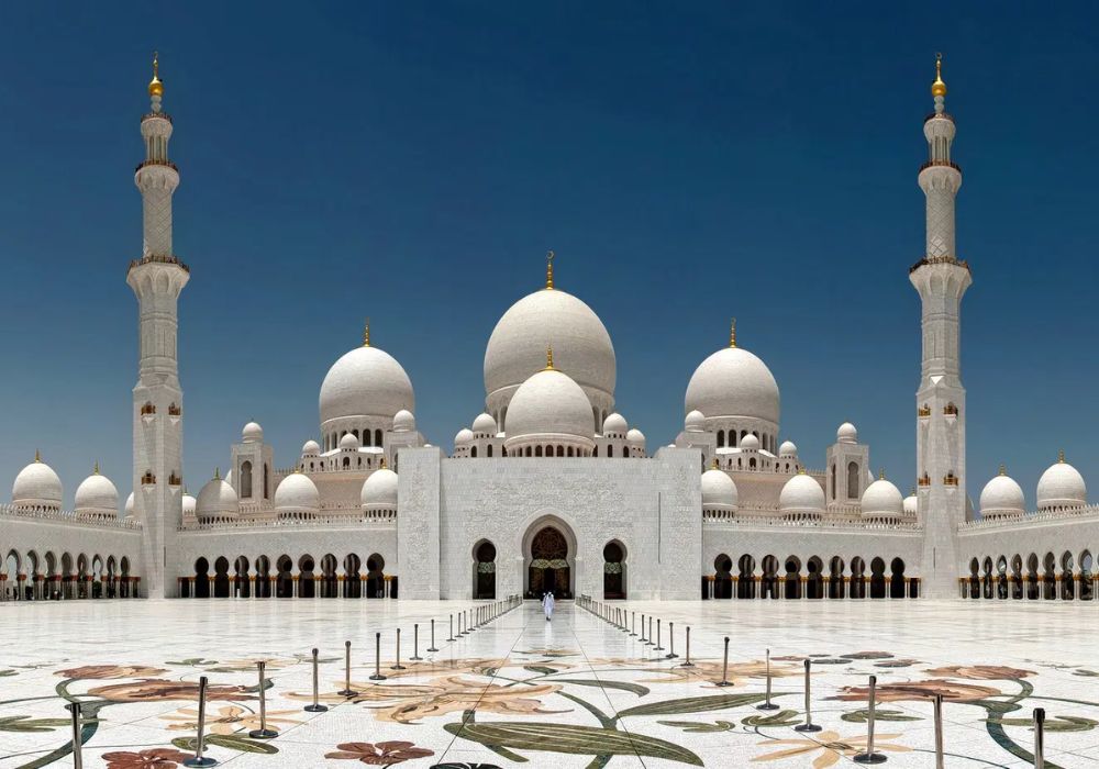Abu Dhabi City Tour with Grand Mosque from Dubai