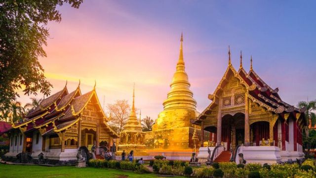Doi Suthep and Wat Pha Lat Sunrise Half Day Tour - English Guide 3