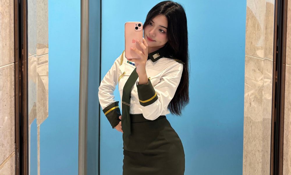 Catch Saigon’s True Vibes by Scooter With Local – Flora (English Guide) 3