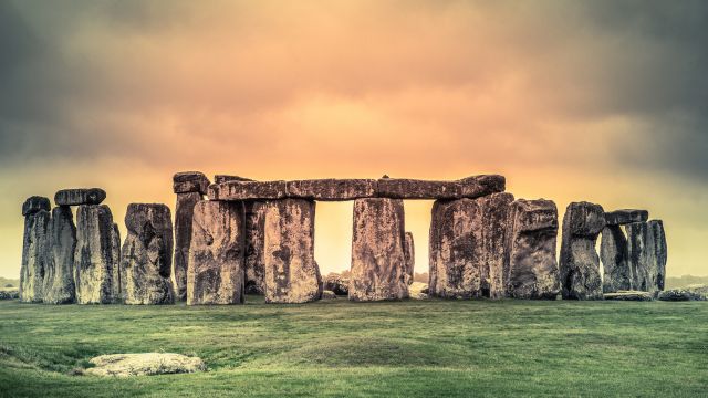 Stonehenge, Windsor and Bath Day Tours from London