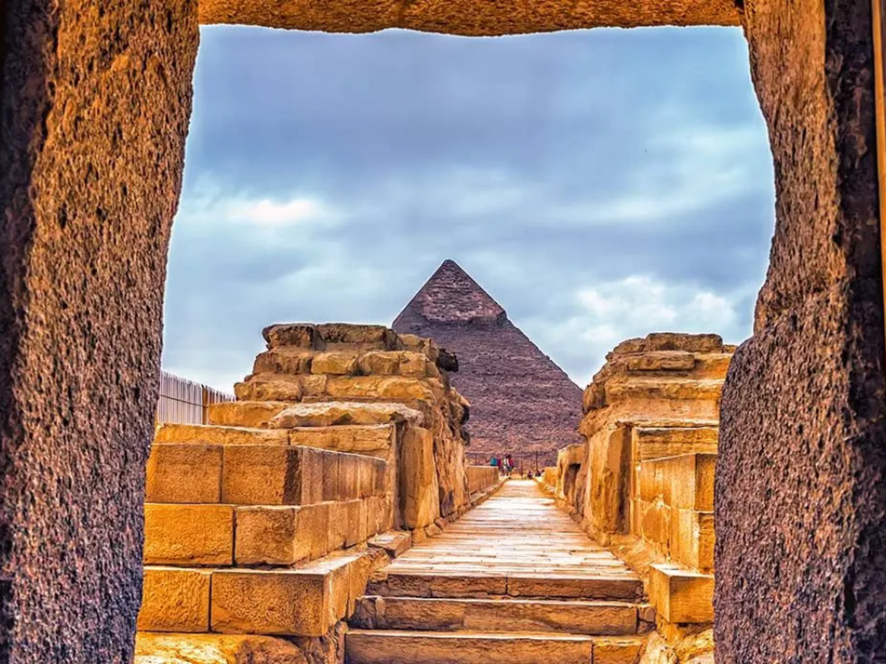 Private Tour to the Giza Pyramids and Great Sphinx & Valley Temple 3