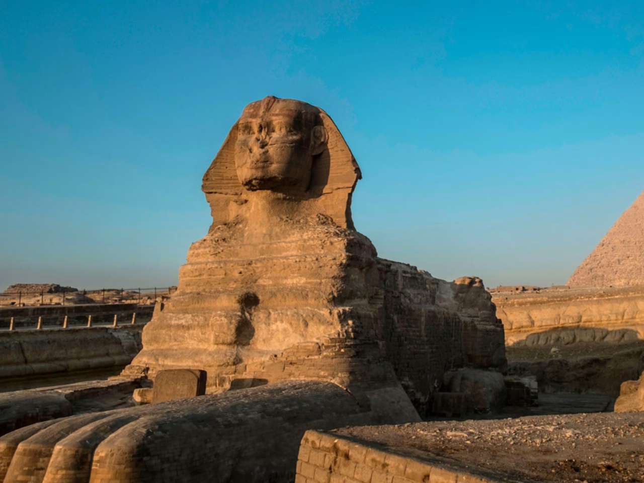 From Cairo: Pyramids of Giza, Sphinx, Saqqara & Memphis Tour 2