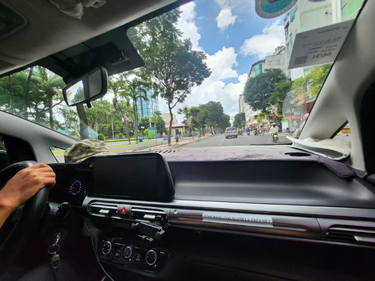 Uncle Thang Honda - City Tour With 7-seated Private Car in Ho Chi Minh 4
