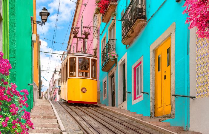 Portugal Lisbon Airport LIS to and from Lisbon city | Airport transfer car 5