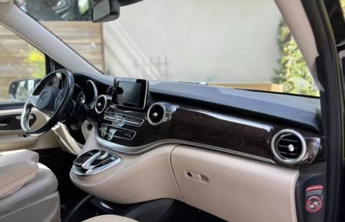 Ireland｜Dublin Airport DUB to Dublin City｜Private car pick-up with Chinese-speaking driver 3