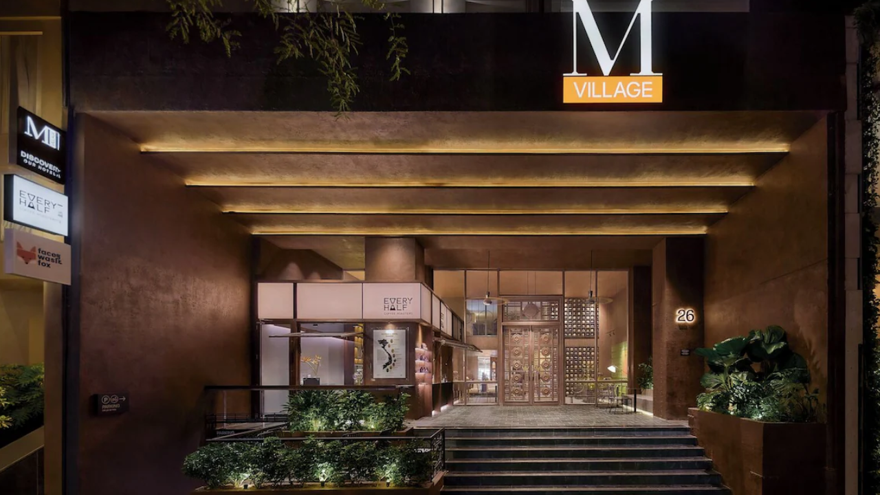 M Village Hotel Premier Thi Sách