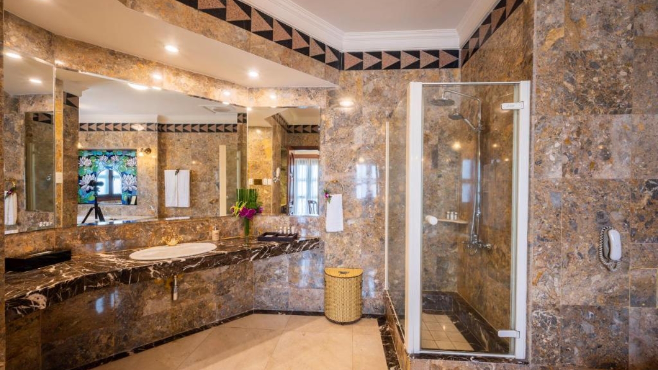 Hotel Majestic Saigon 3