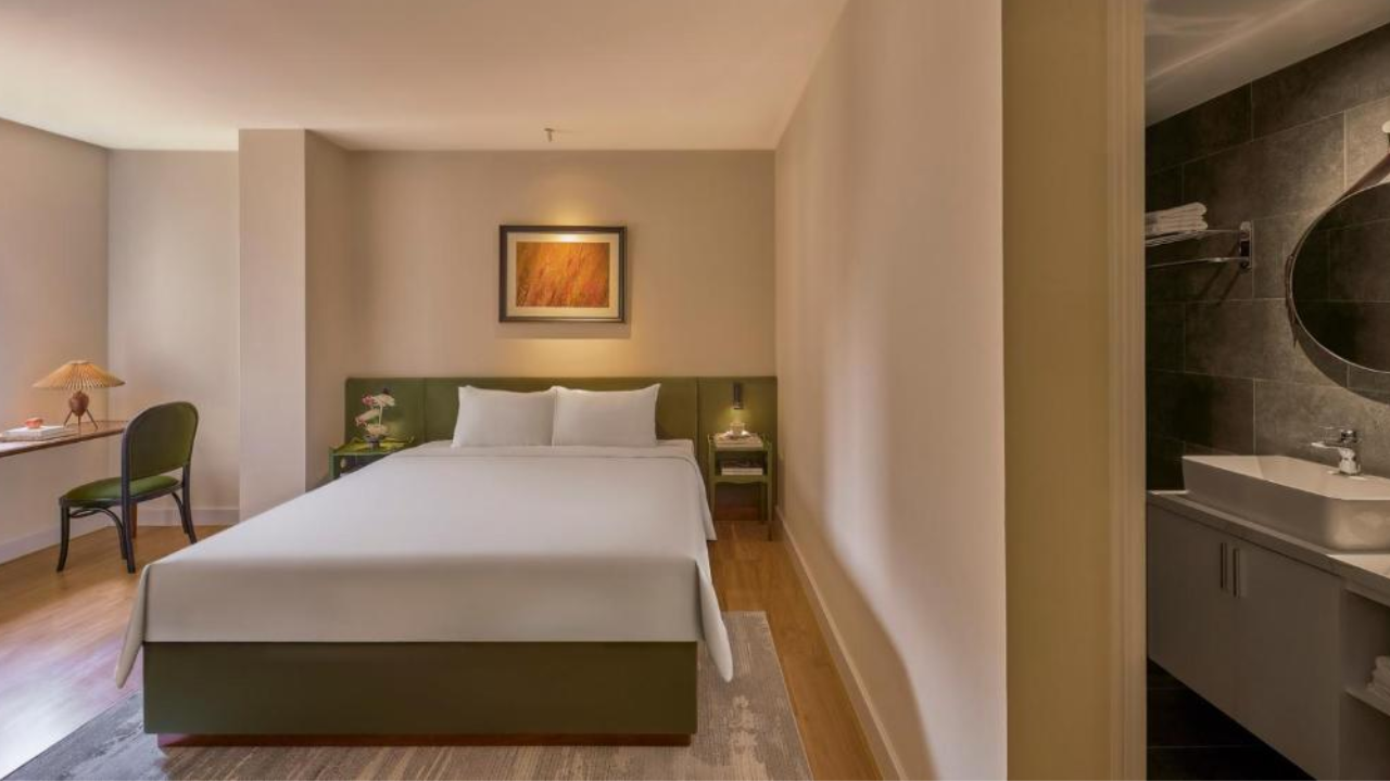 M Village Hotel Premier Thi Sách 4