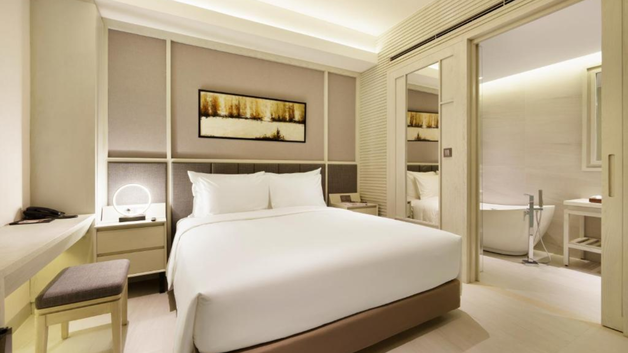 M City Hotel Saigon 5