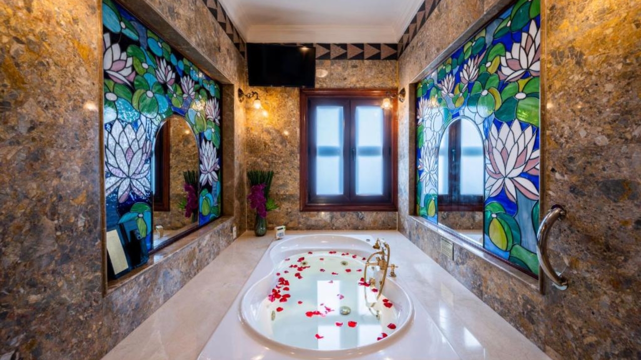 Hotel Majestic Saigon 5