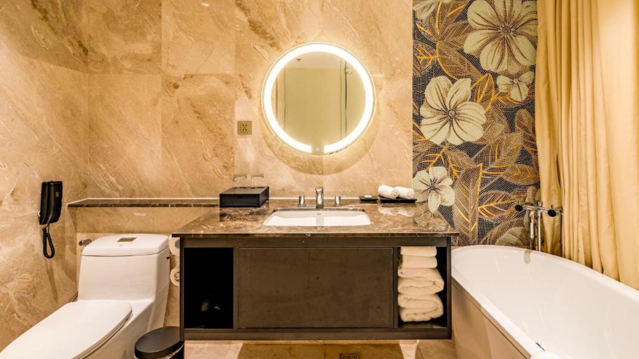 La Vela Saigon Hotel 4