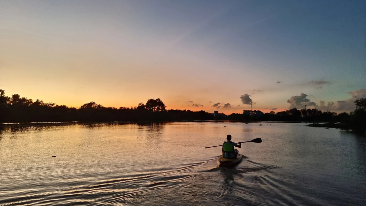 Stand Up Paddle Board (SUP) Experience on Sai Gon River