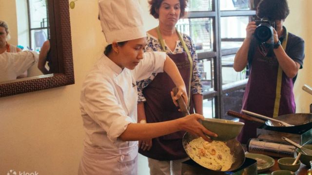 Saigon Cooking Class & Market Discovery 2