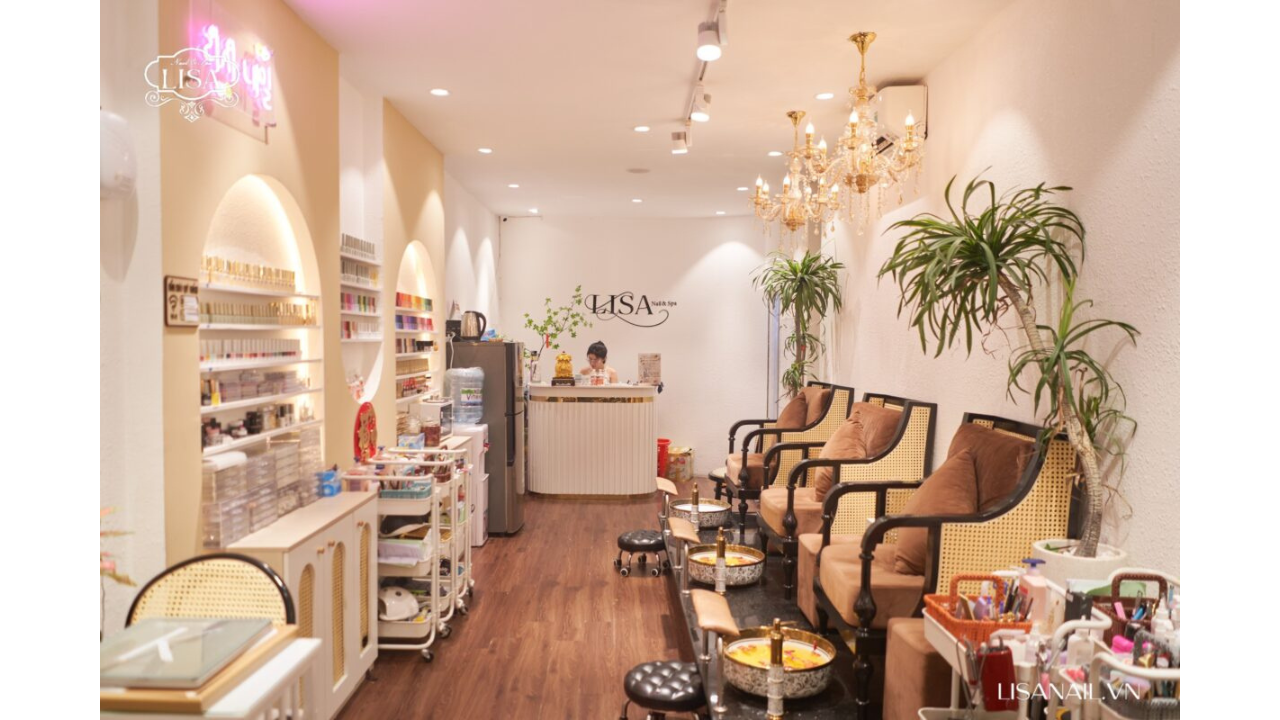 Lisa Nail & Spa: Luxury Nail Care & Relaxing Hair Wash Experience 2