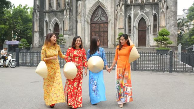 One Day Ao Dai Rental in Hanoi 3