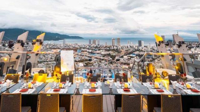 Nightlife Experience At Sky36 Rooftop Nightclub In Da Nang 5
