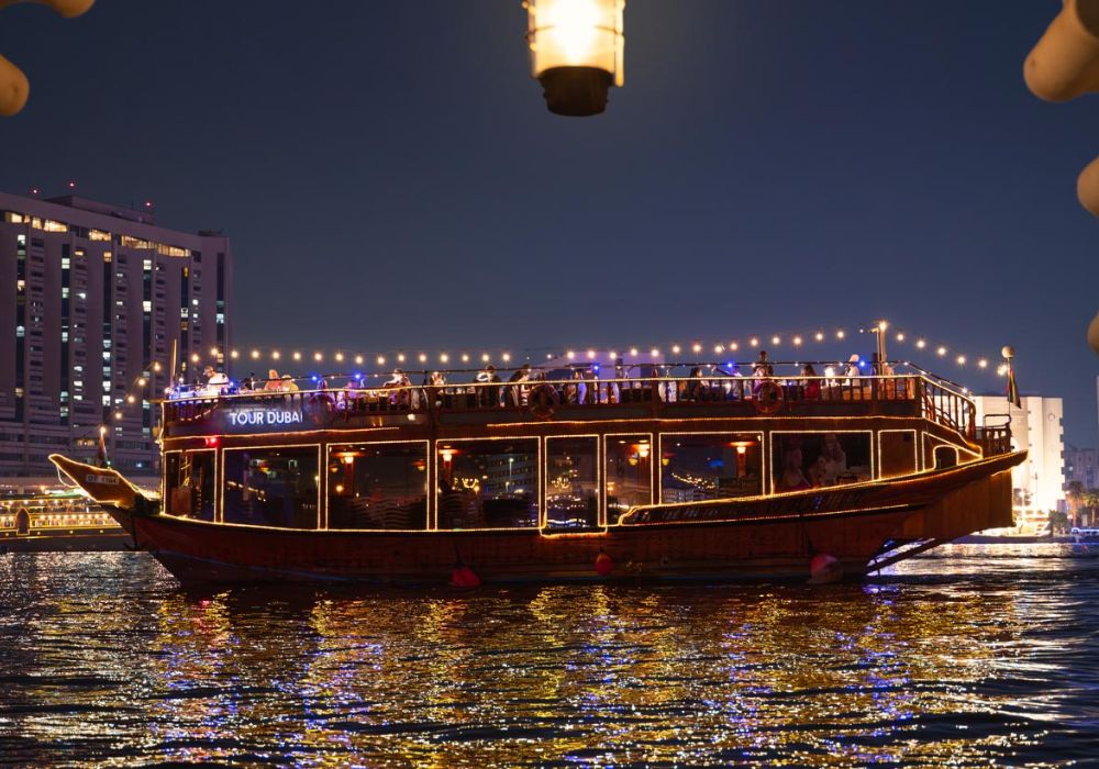 Alexandra Dhow Dinner Cruise in Dubai Marina 4