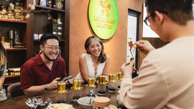 From Farm to Cup: Hanoi Café Workshopwith Free Transfer & Unlimited Wine | Only Chinese 4