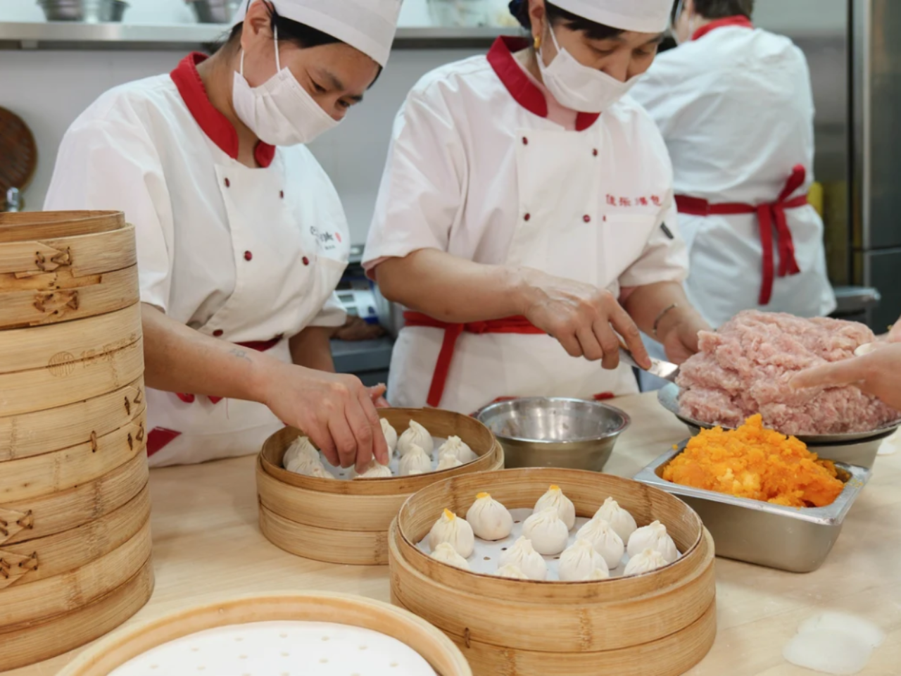 Authentic Local Food Tour in Central Shanghai 3