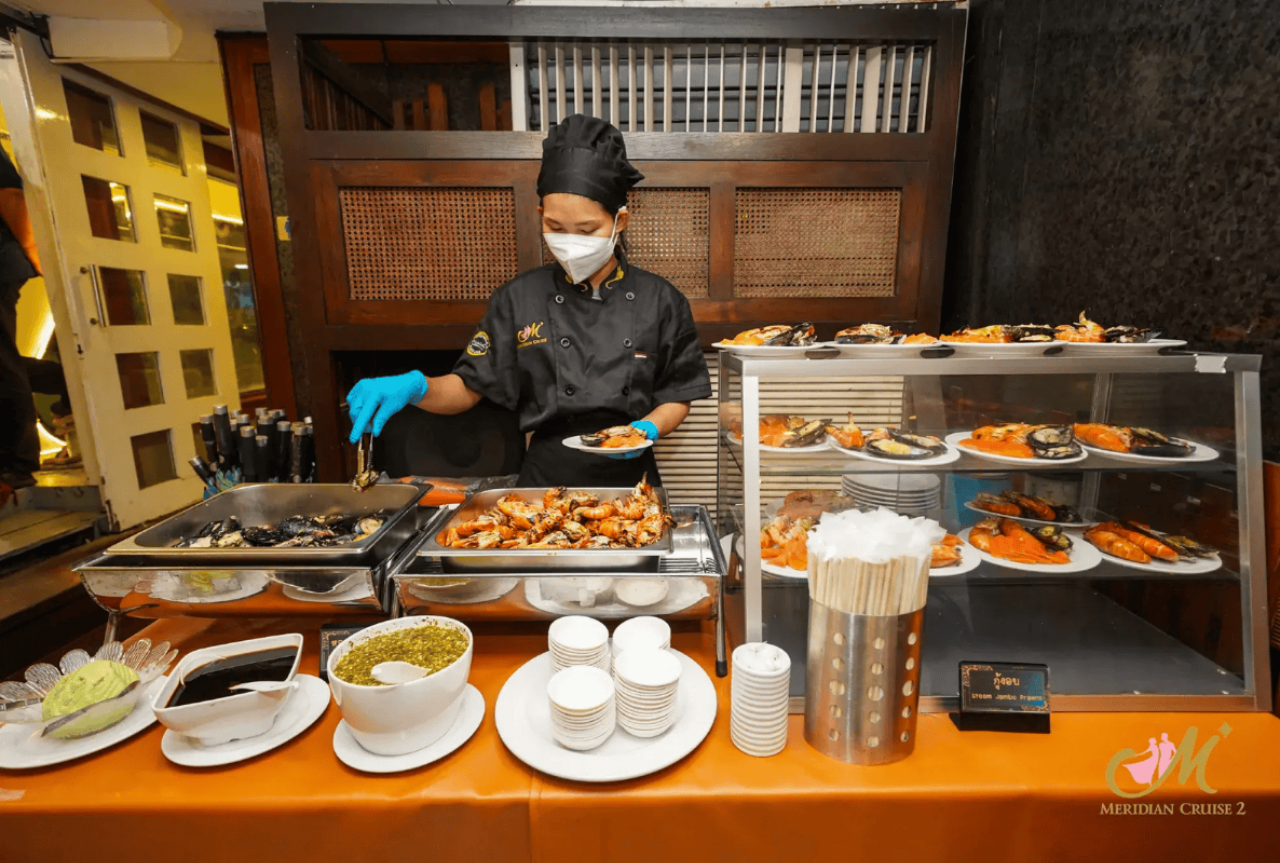 Bangkok: Meridian Dinner Cruise 2 2