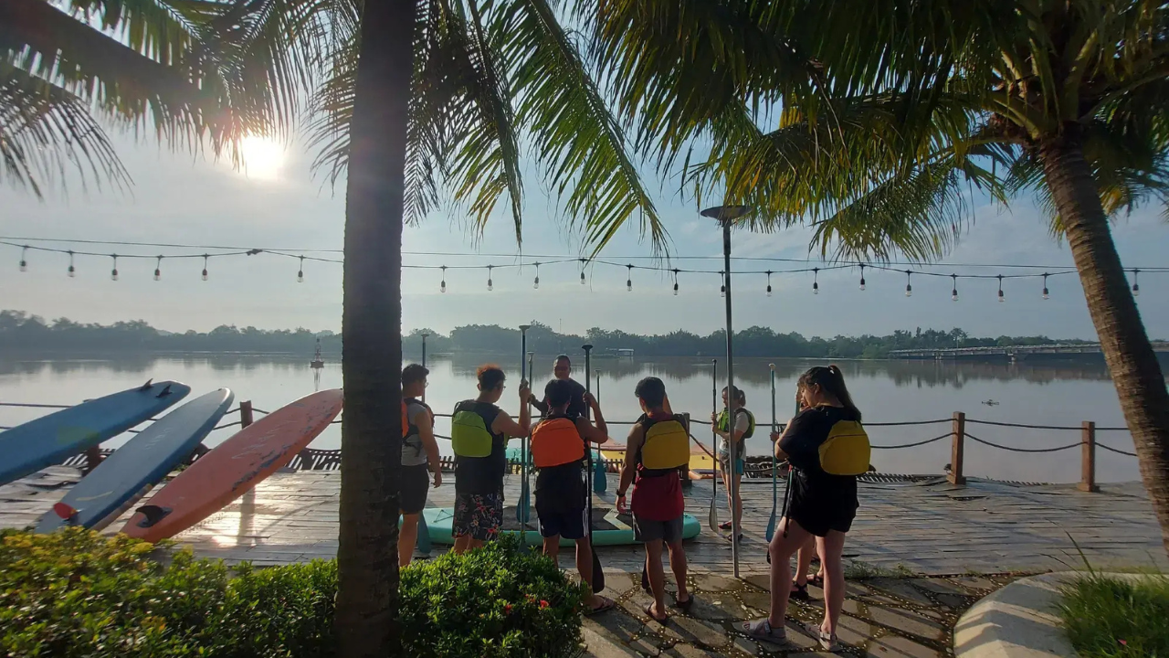 Stand Up Paddle Board (SUP) Experience on Sai Gon River 3