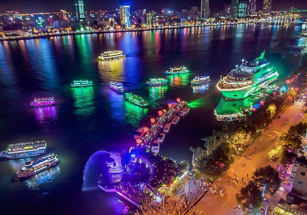 Explore Han River by Night by 7STARS Cruise Da Nang 5