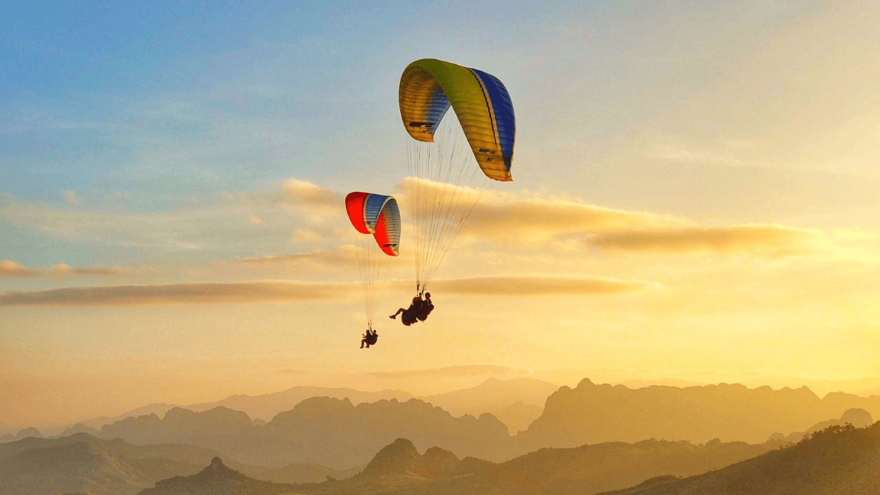 Bird's-eye view: Enjoy the beauty of suburban Hanoi while paragliding through the skies