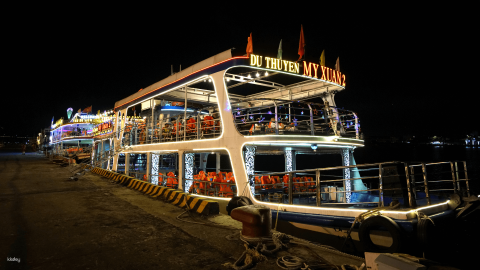 My Xuan Night Cruise on Han River in Da Nang | Vietnam