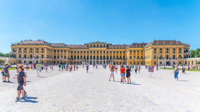 Vienna Big Bus Hop-On-Hop-Off Sightseeing Bus Tour