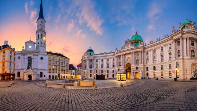 Vienna Hop-On Hop-Off Bus 3