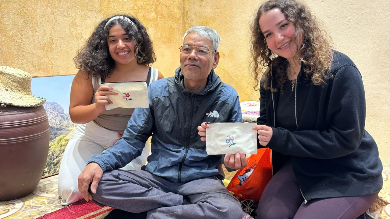 Traditional Embroidery Workshop with Local Artisan at Ninh Binh 2