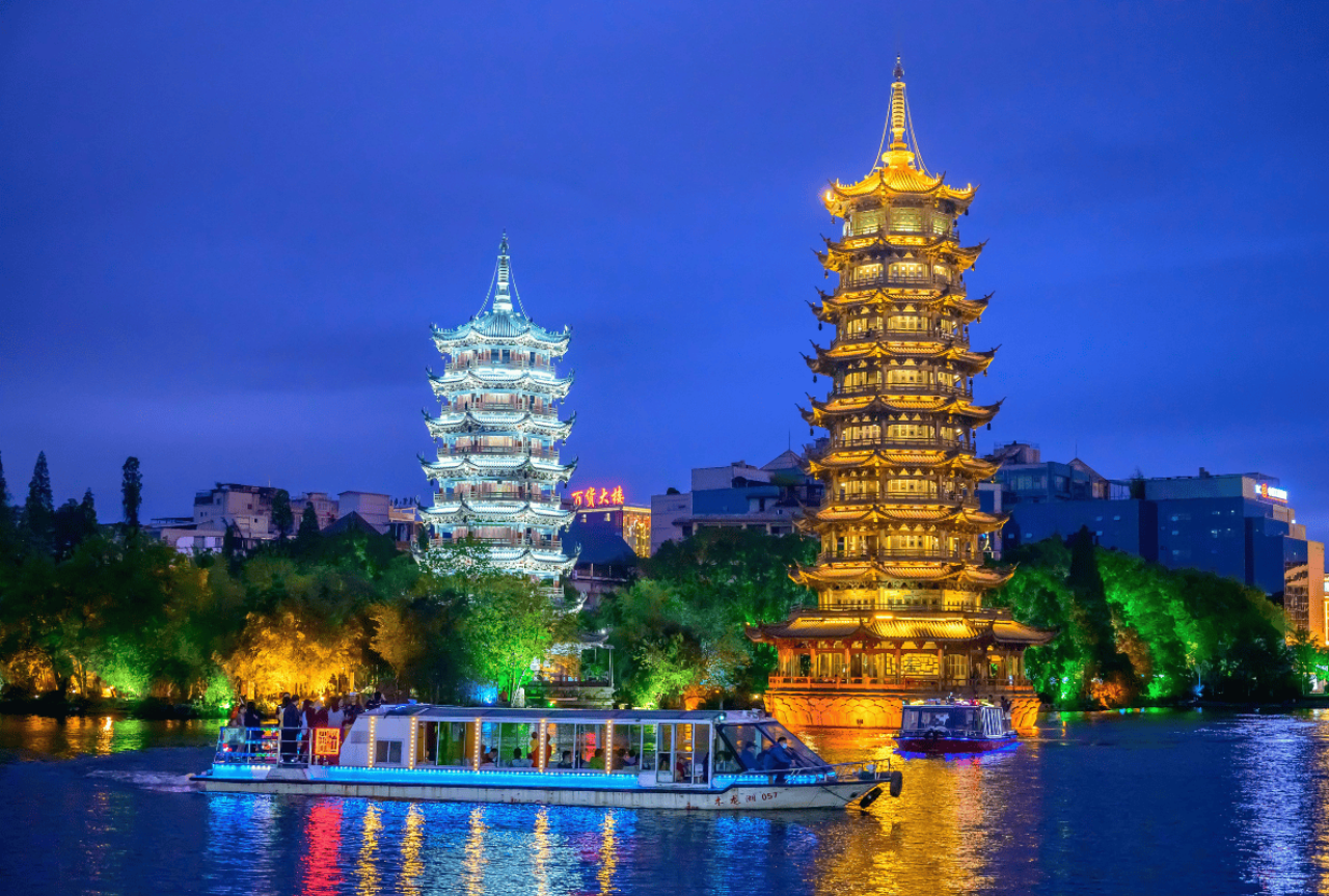 Guilin Two Rivers & Four Lakes Luxury Night Cruise