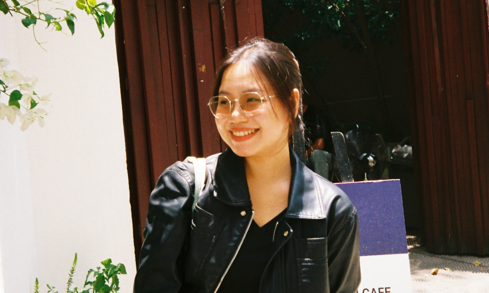Vintage Film Photography Experience in Saigon – Private Photo Shoot with Kim Ngan 4