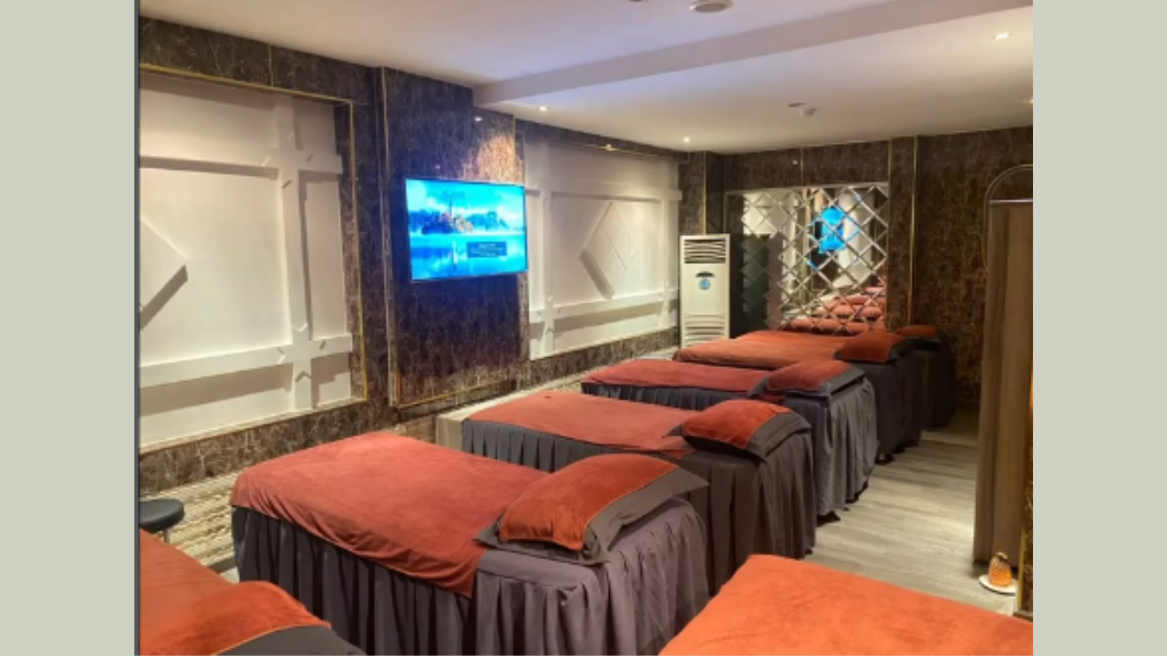 Mimi Beauty Salon: Premium Hairwash, Massage and Haircut Service 2