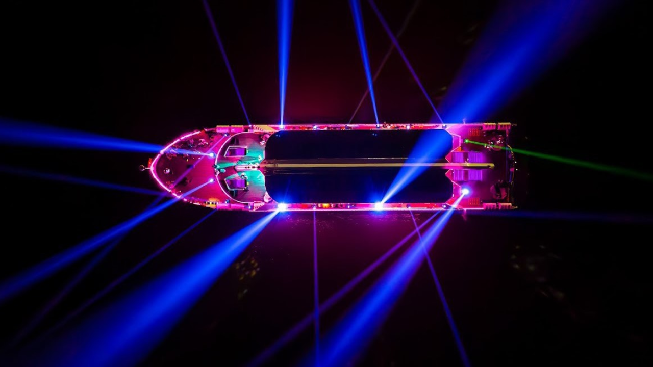 Poseidon Dining Cruise Experience in Da Nang 3